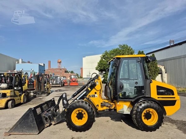 2022 JCB 407 Wheel Loader