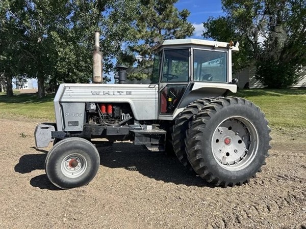 1981 White 2-155 Tractor