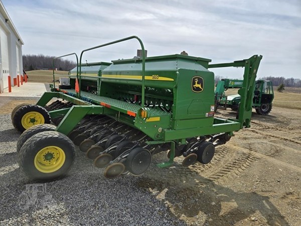 2004 John Deere 1590 No-Till Grain Drill